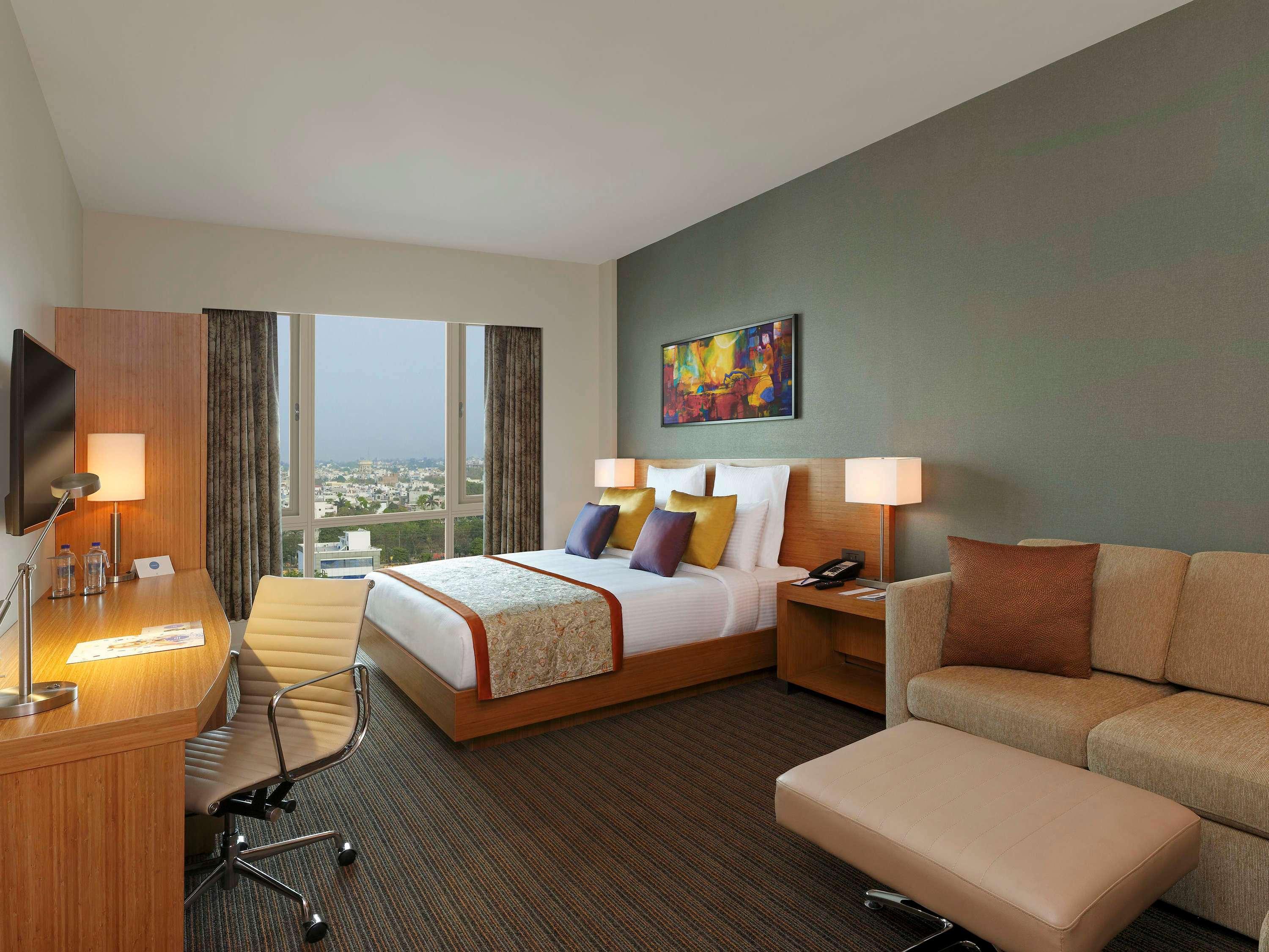 Novotel Lucknow Gomti Nagar Zewnętrze zdjęcie