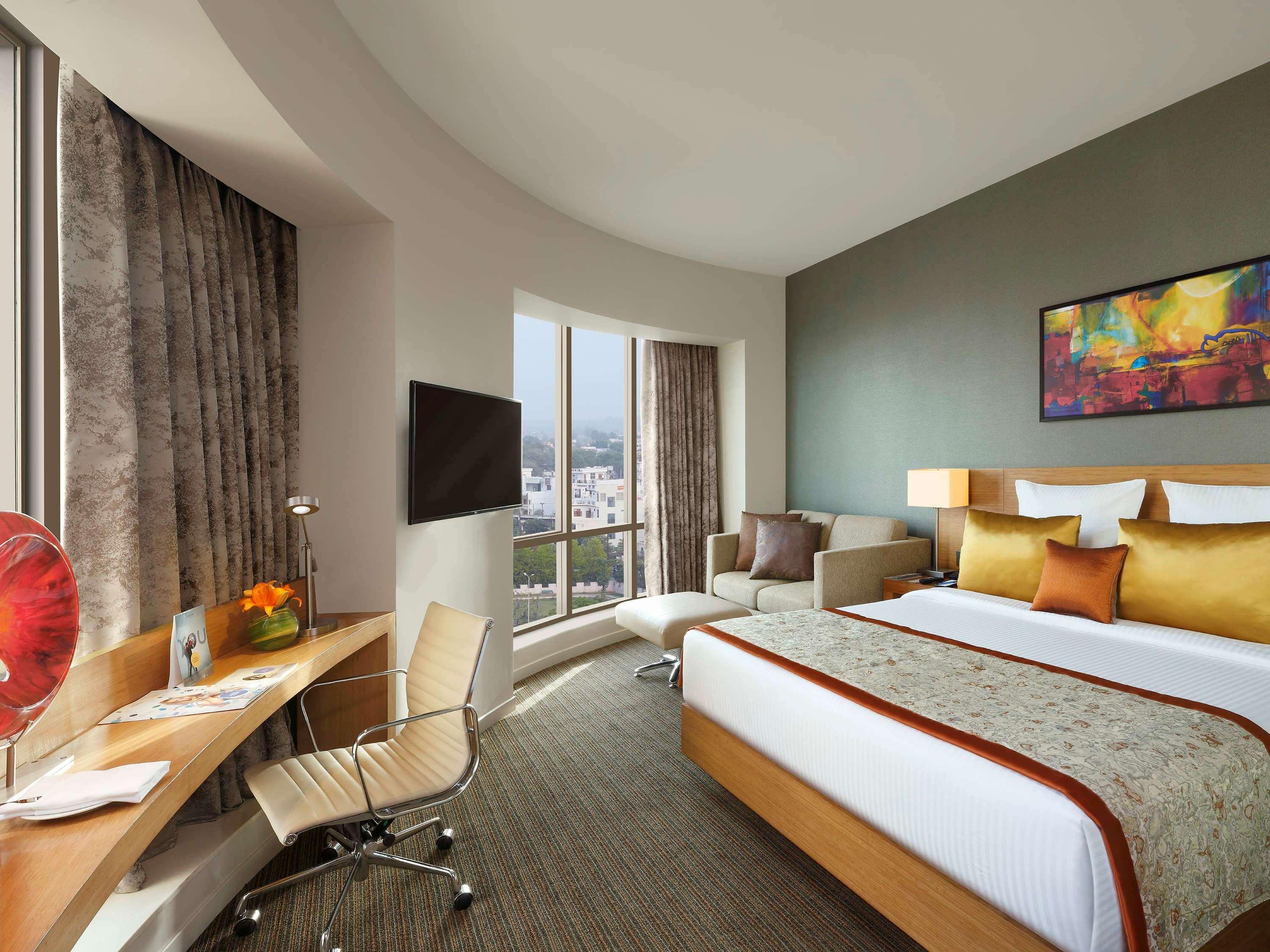 Novotel Lucknow Gomti Nagar Zewnętrze zdjęcie