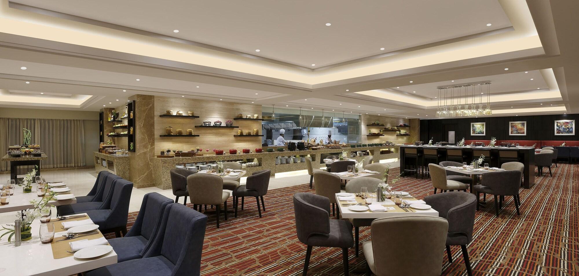 Novotel Lucknow Gomti Nagar Zewnętrze zdjęcie