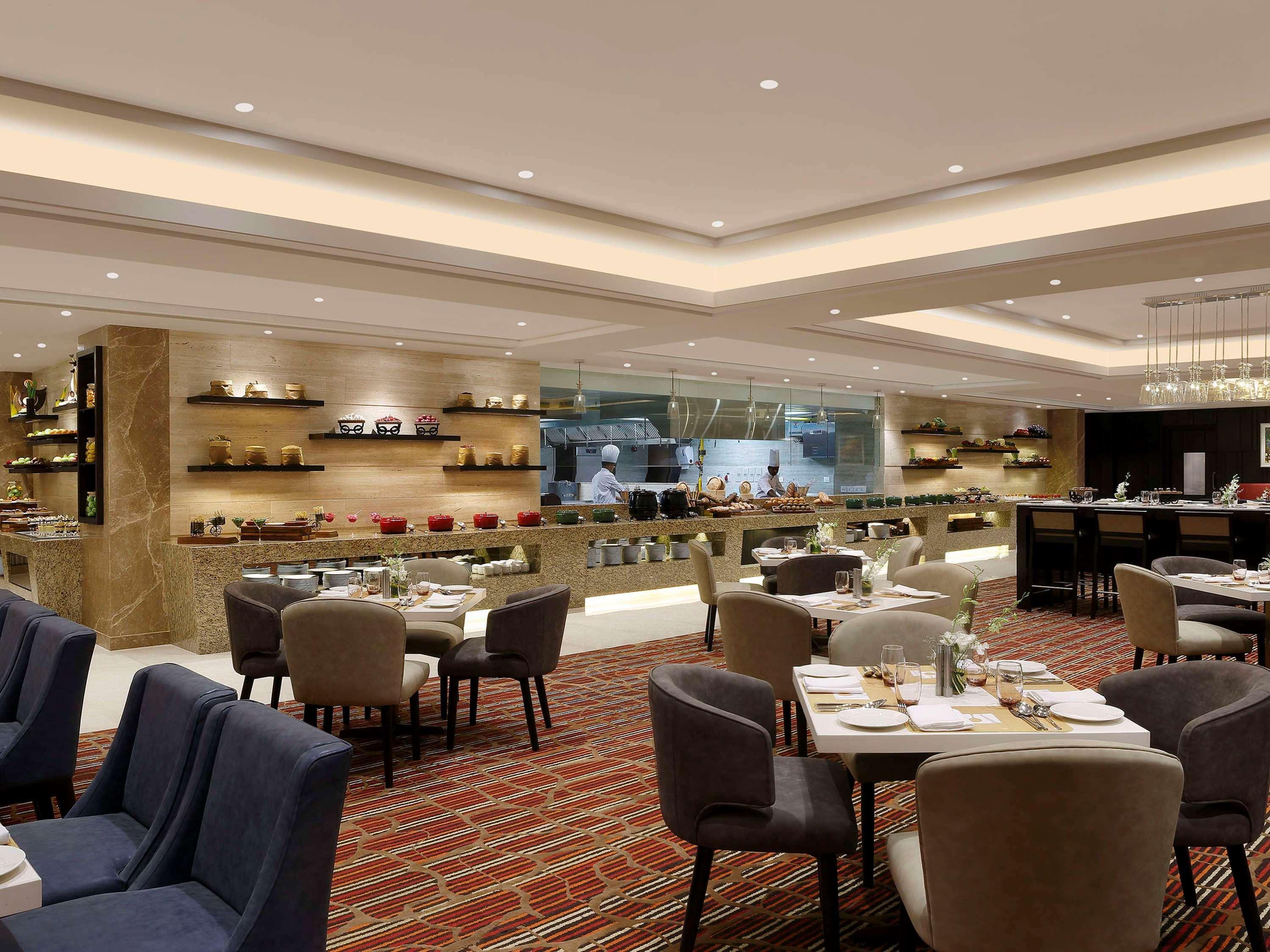Novotel Lucknow Gomti Nagar Zewnętrze zdjęcie
