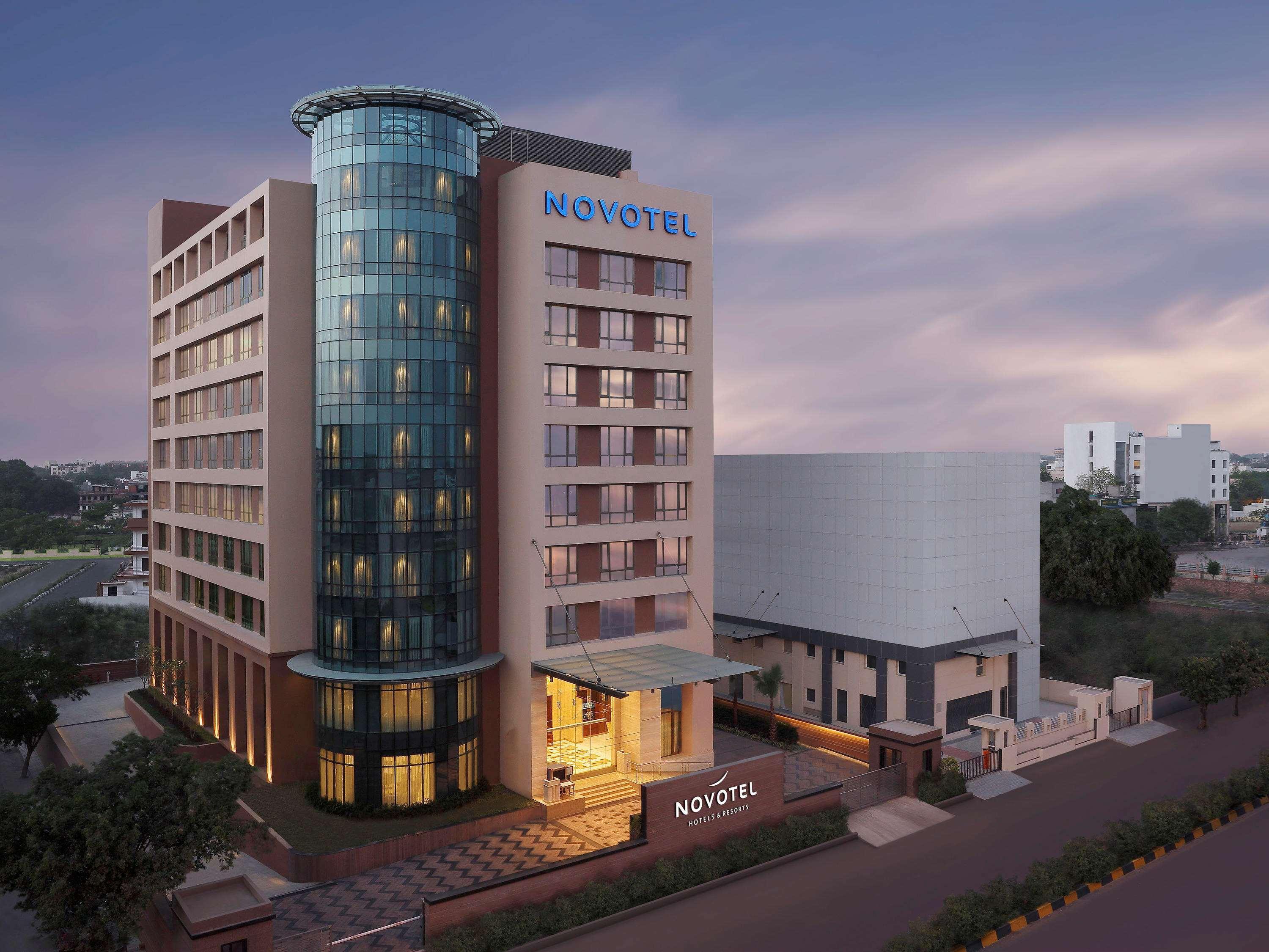 Novotel Lucknow Gomti Nagar Zewnętrze zdjęcie