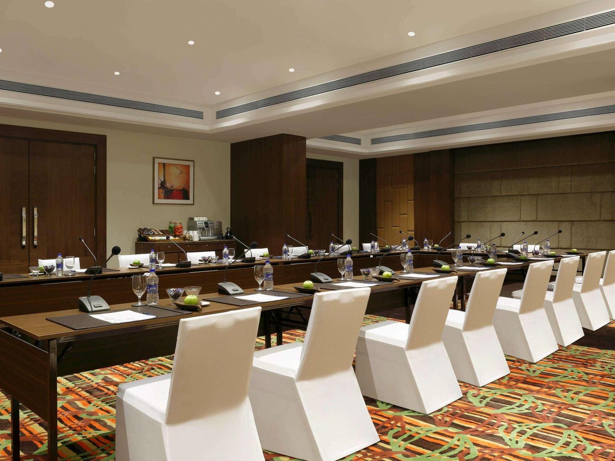 Novotel Lucknow Gomti Nagar Zewnętrze zdjęcie