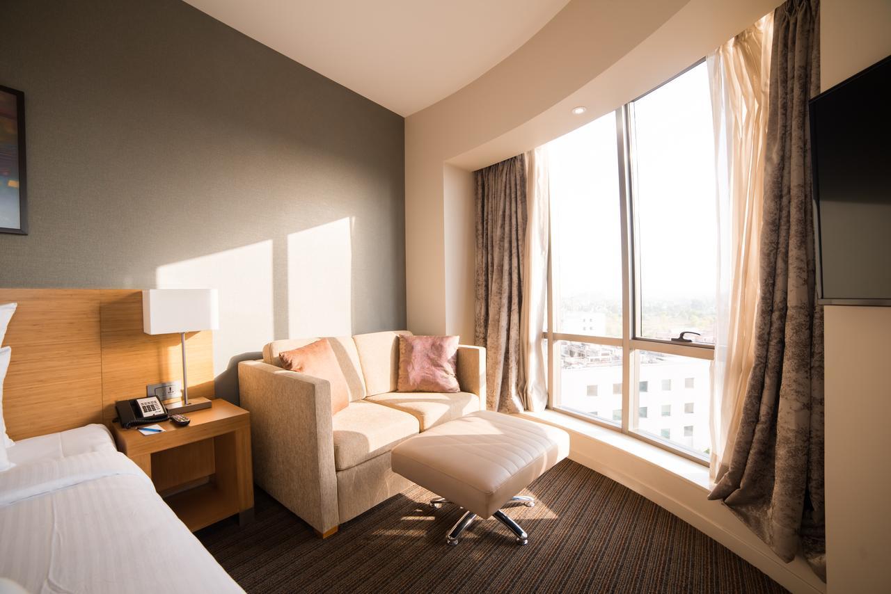 Novotel Lucknow Gomti Nagar Zewnętrze zdjęcie