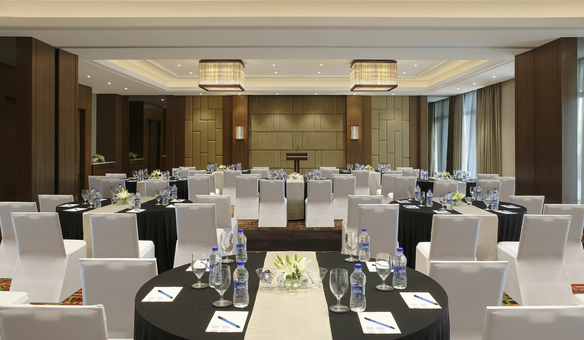 Novotel Lucknow Gomti Nagar Zewnętrze zdjęcie